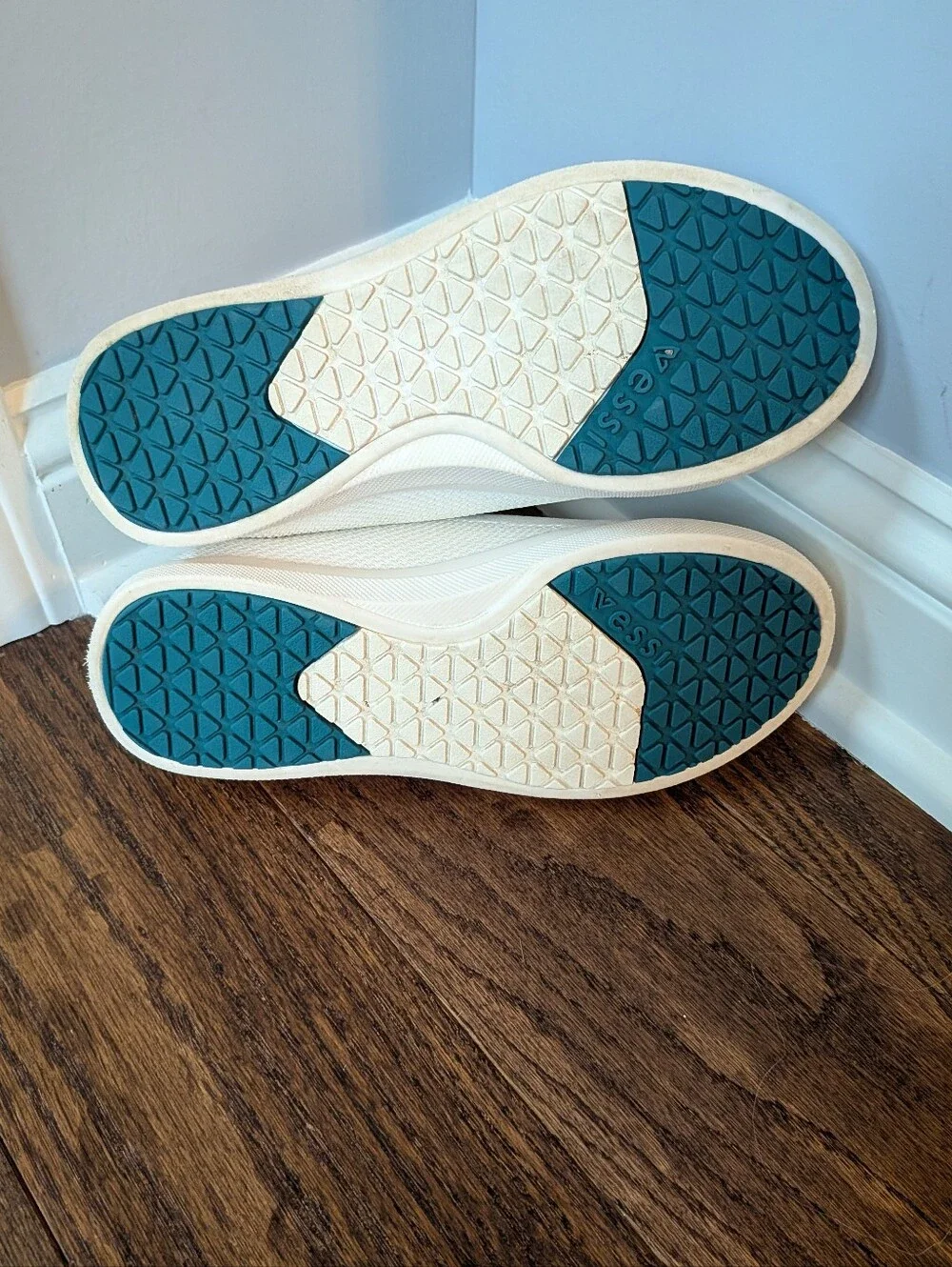 Vessi Women's White Weekend Sneakers Casual Size 7